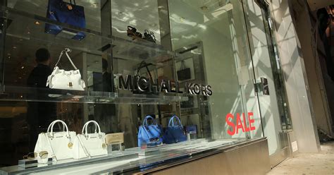 michael kors closing 125 stores|Michael Kors to Shut 100 to 125 Stores .